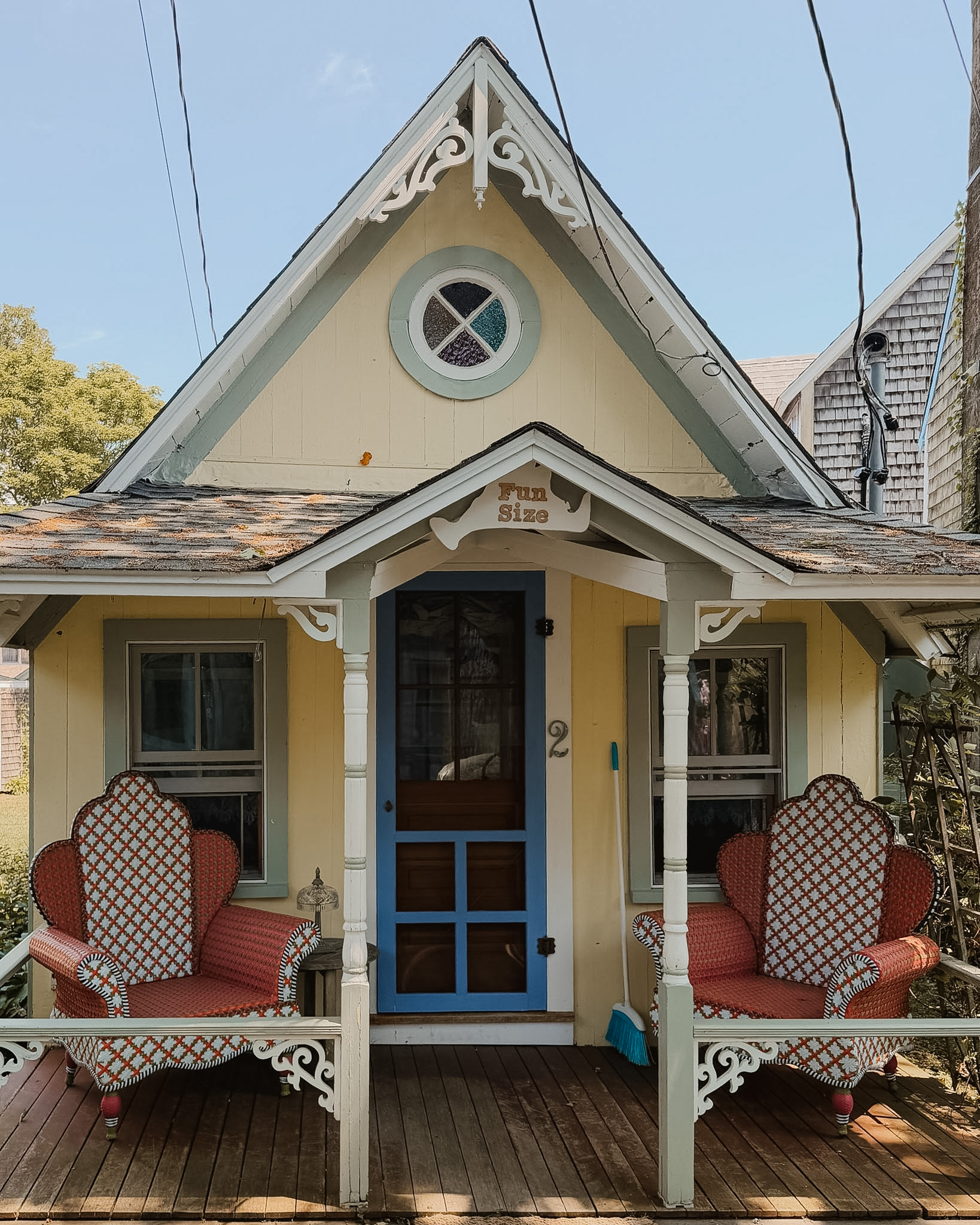 ywllo fun size gingerbread cottage in martha's vineyard